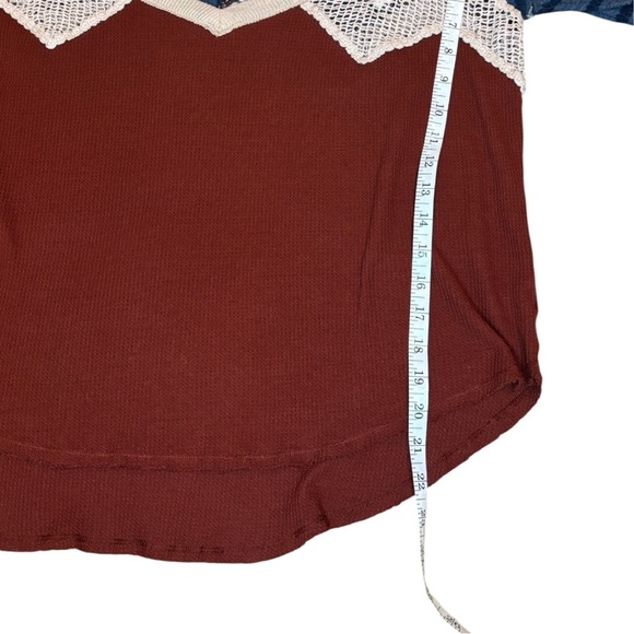 We The Free 3/4 Sleeve Thermal Knit Raw Hem Crochet Woman’s Top Size Medium - Picture 9 of 12